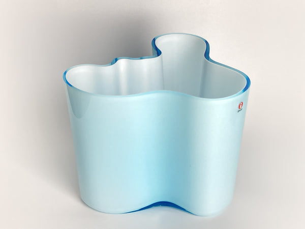 Alvar Aalto - Vase in twin color light blue & white 160mm