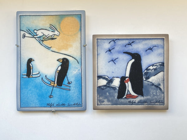 Heljä Liukko-Sundström - Penguin Wall Plate 12x12cm - 'Shelter' Arabia 1992