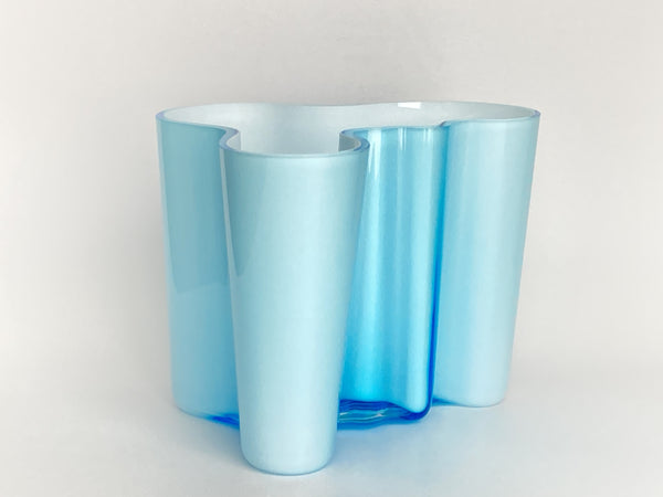 Alvar Aalto - Vase in twin color light blue & white 160mm