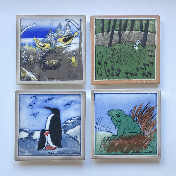 Heljä Liukko-Sundström - Penguin Wall Plate 12x12cm - 'Shelter' Arabia 1992